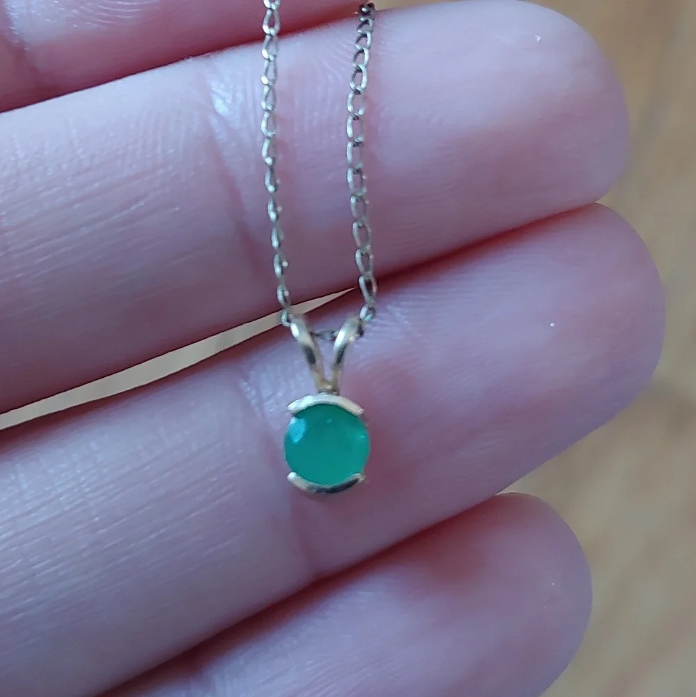 Emerald Pendant 16k gold